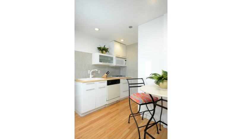 Apartment W 53rd New York - Apt 27821